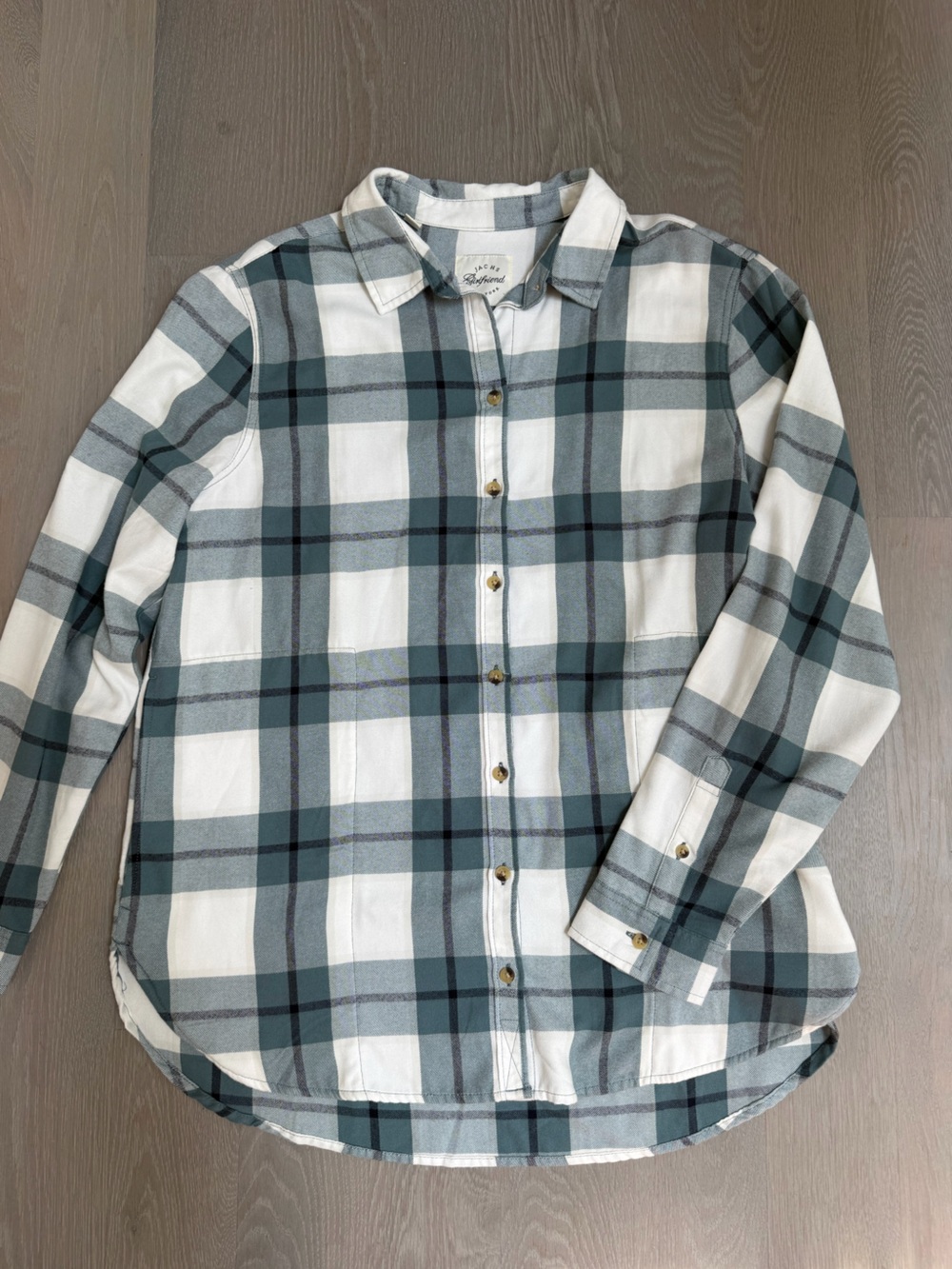 Jachs Girlfriend Plaid Button-Up in White and Teal